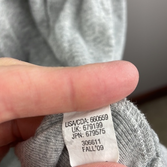 GAP Gray Cardigan Sweater Women SZ M Button Down Long Sleeve - Picture 14 of 14